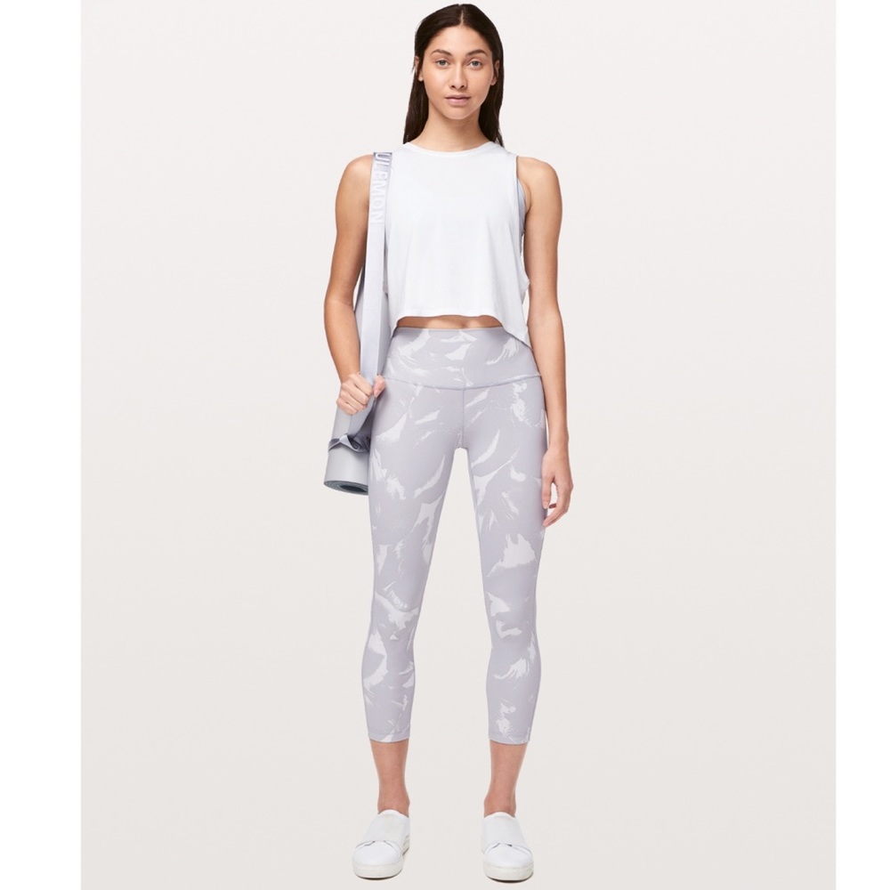 Lululemon Flower White Silver Lilac Wunder